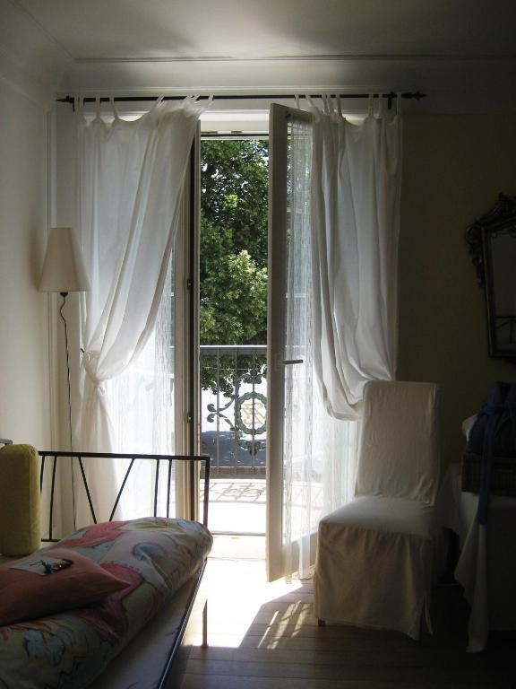 Victor'S Bed & Breakfast Maienfeld Rum bild